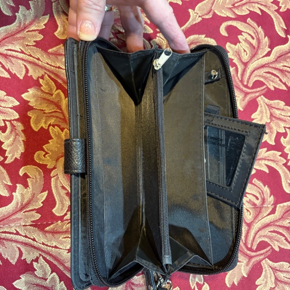 Brown Billfold, Purse ,Clutch, Lots of pockets Women's - Picture 4 of 8